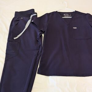 💜💜Figs "Purple Jam" Scrub Set 💜💜